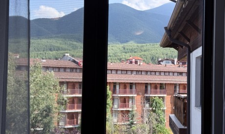 Spacious Studio with Panoramic Mountain Views in Bansko